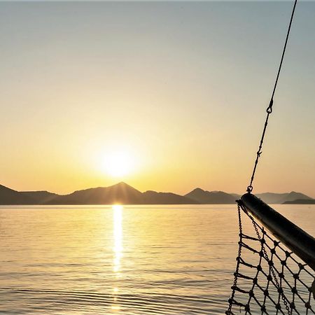 Rhythm Floating Hostel - Zadar Eksteriør bilde